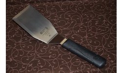 Лопатка изогнутая с обработанными краями для гриля 12см х 7,6см